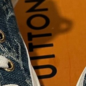 Meet your Posher, Awe